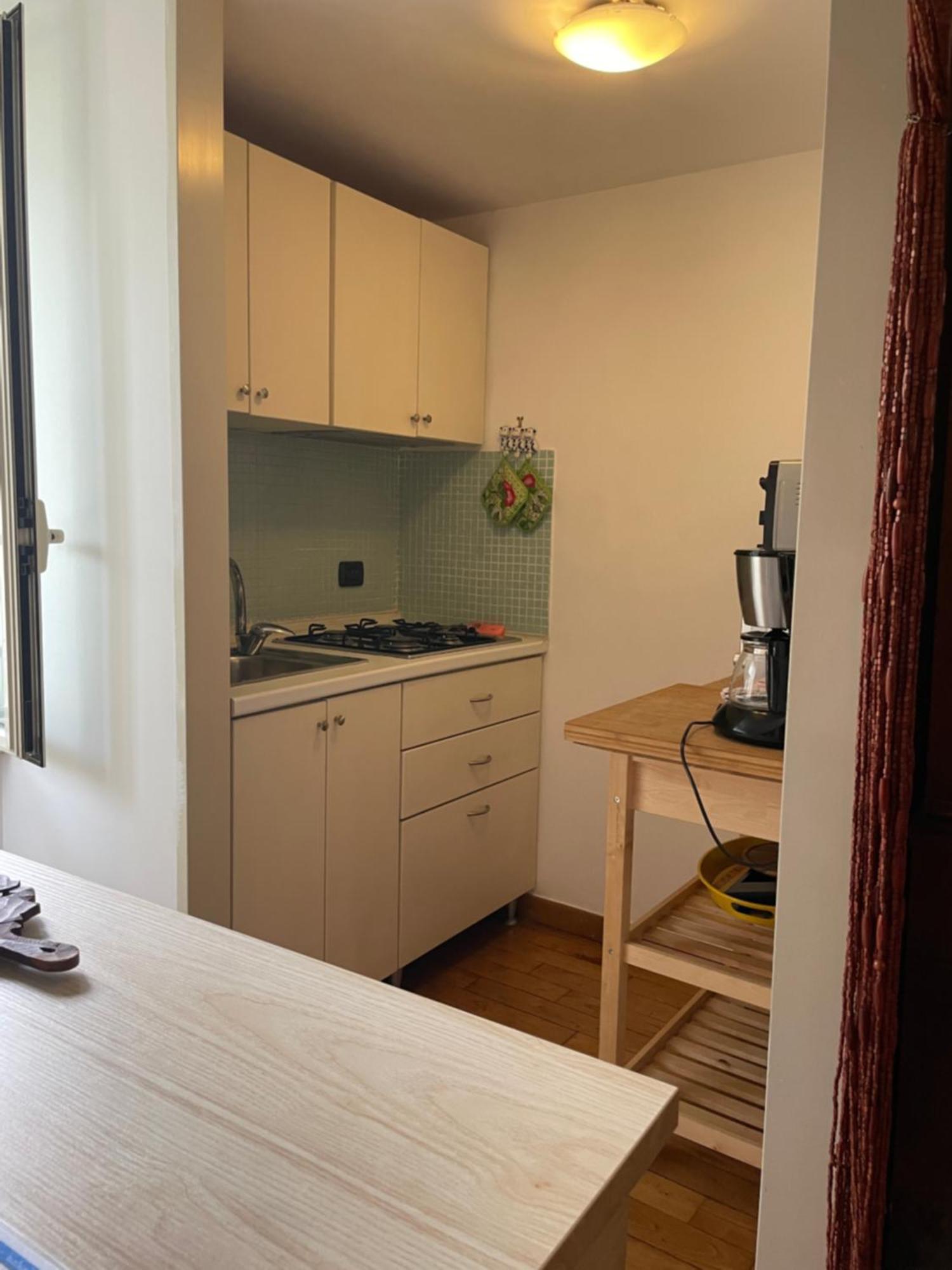 B&B Trieste&Trento เนเปิลส์ ภายนอก รูปภาพ